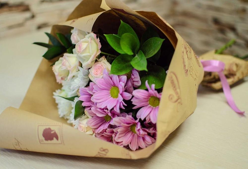 Букет цветов из: Розы и Хризантемы в Обидимо