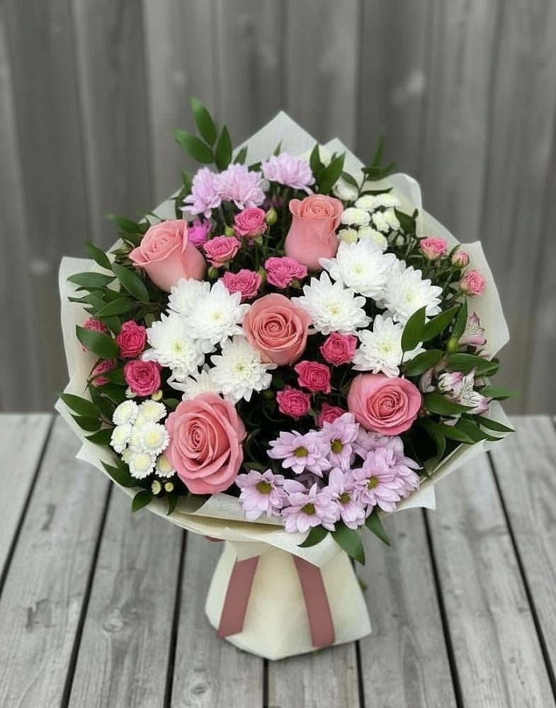Букет цветов из: Альстромерии, Гвоздики, Розы и Хризантемы в Обидимо