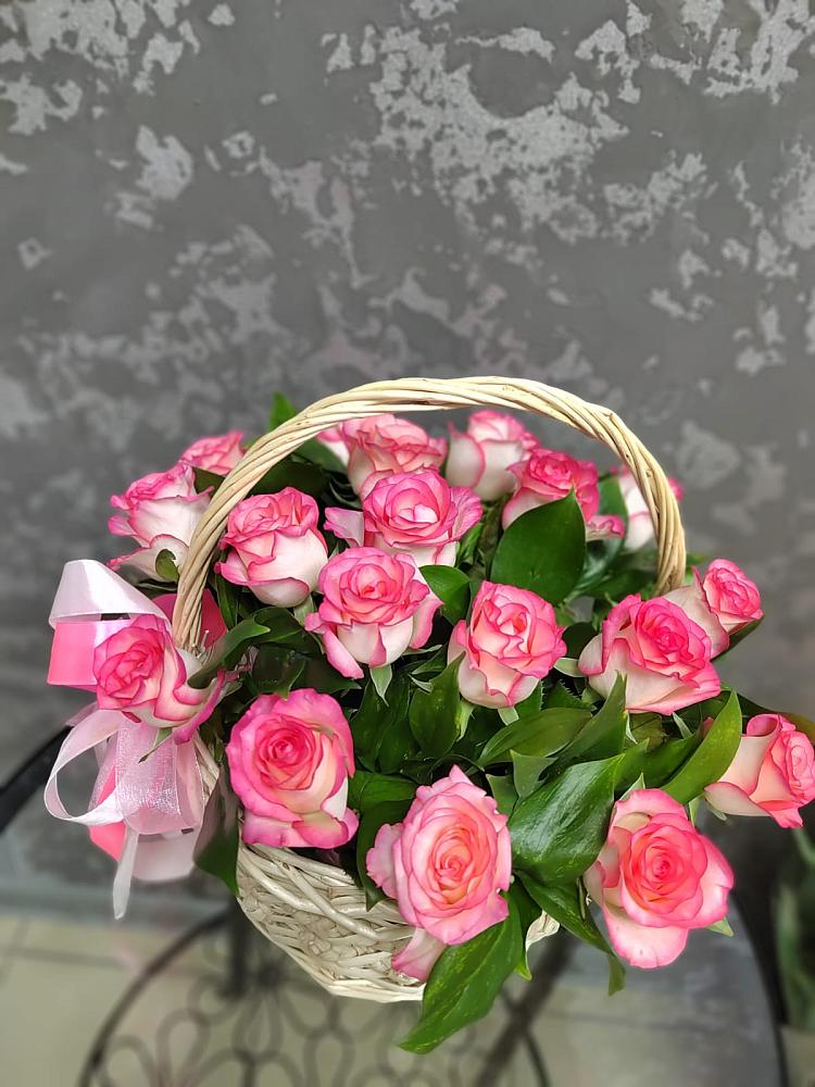 Цветочная композиция из Розы в корзине в Обидимо