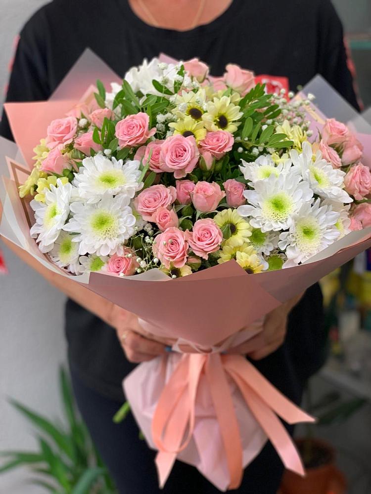 Букет цветов из: Розы и Хризантемы в Обидимо
