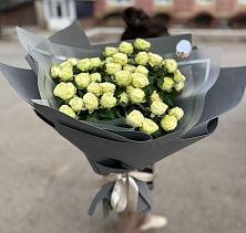 Букет Белые кустовые розы Солинеро в Обидимо
