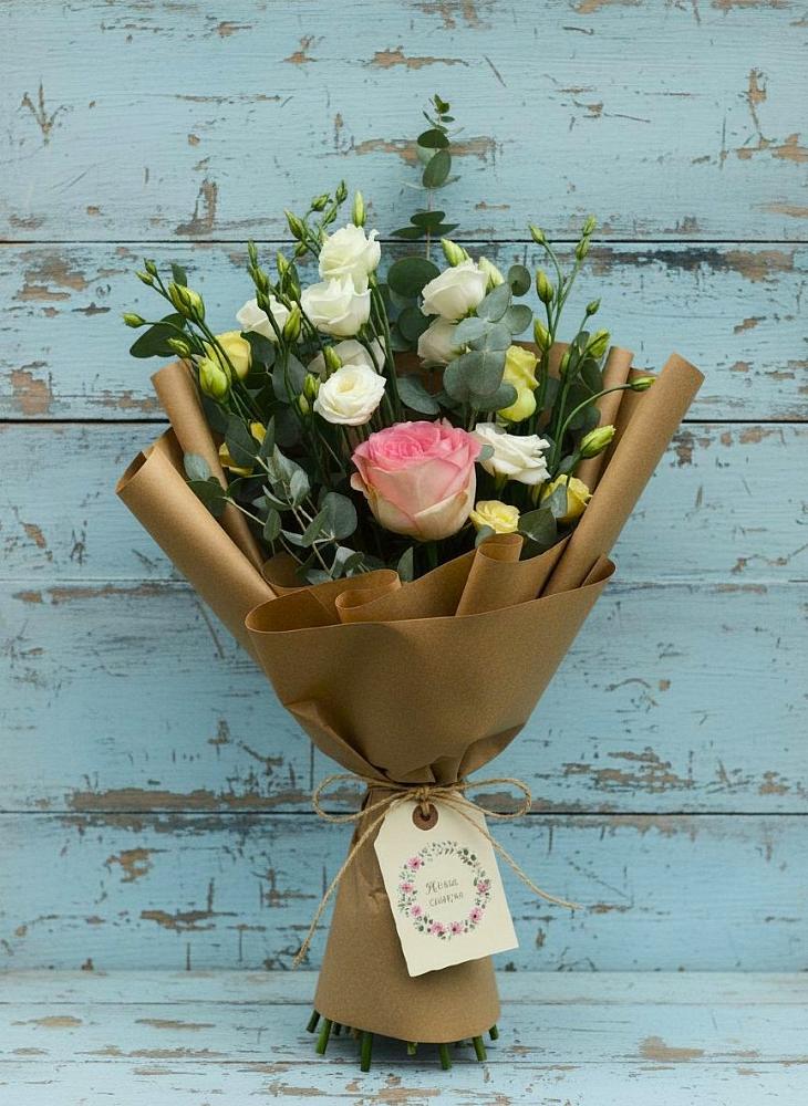 Букет цветов из: Розы и Лизиантусы в Обидимо