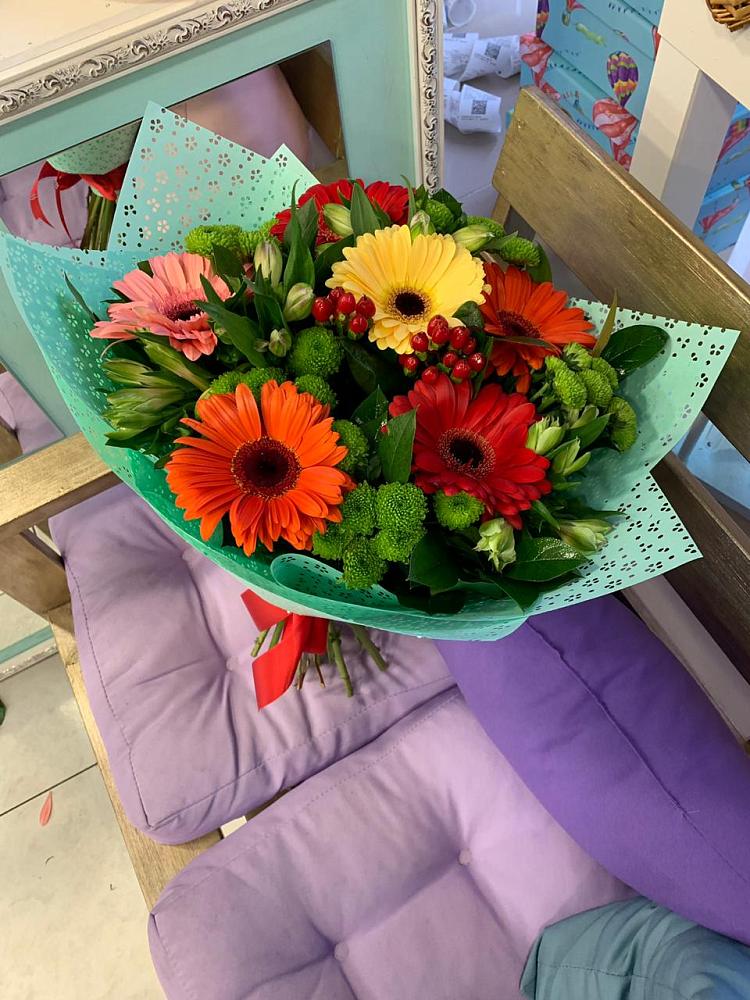 Букет цветов из: Герберы, Хризантемы и Альстромерии в Обидимо