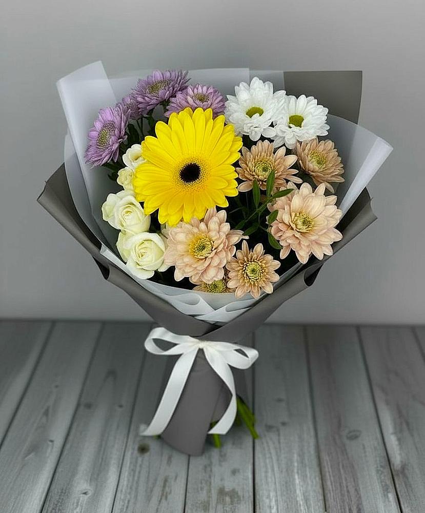 Букет цветов из: Розы, Герберы и Хризантемы в Обидимо