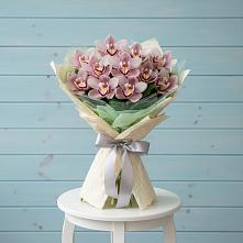 Букет цветов из:  Орхидеи и Розы в Обидимо