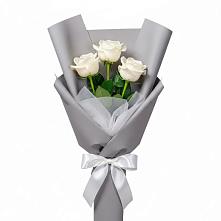 Букет 3 белые розы в Обидимо