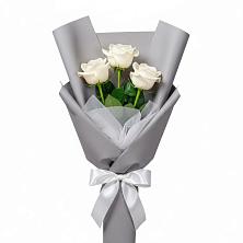 Букет 3 белые розы в Обидимо