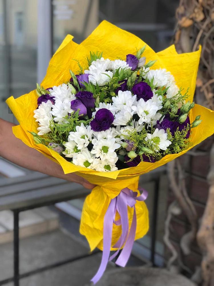 Букет цветов из: Ирисы, Хризантемы и Ромашки в Обидимо