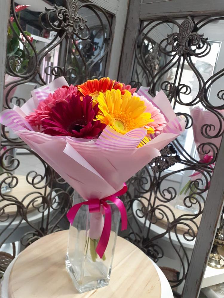 Букет цветов из: Герберы в Обидимо