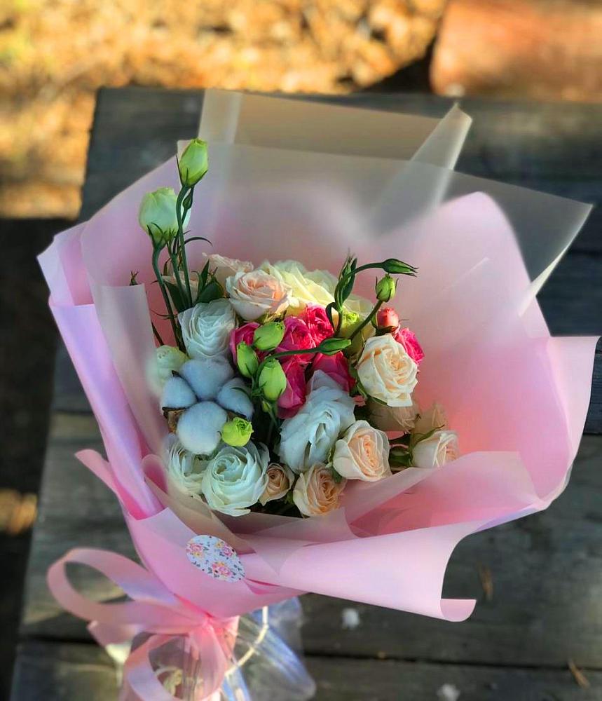 Букет цветов из: Розы и Лизиантусы в Обидимо