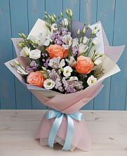 Букет цветов из:  Лизиантусы, Розы, Альстромерии и Гипсофила в Обидимо