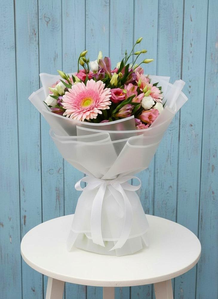 Букет цветов из: Герберы, Альстромерии и Лизиантусы в Обидимо