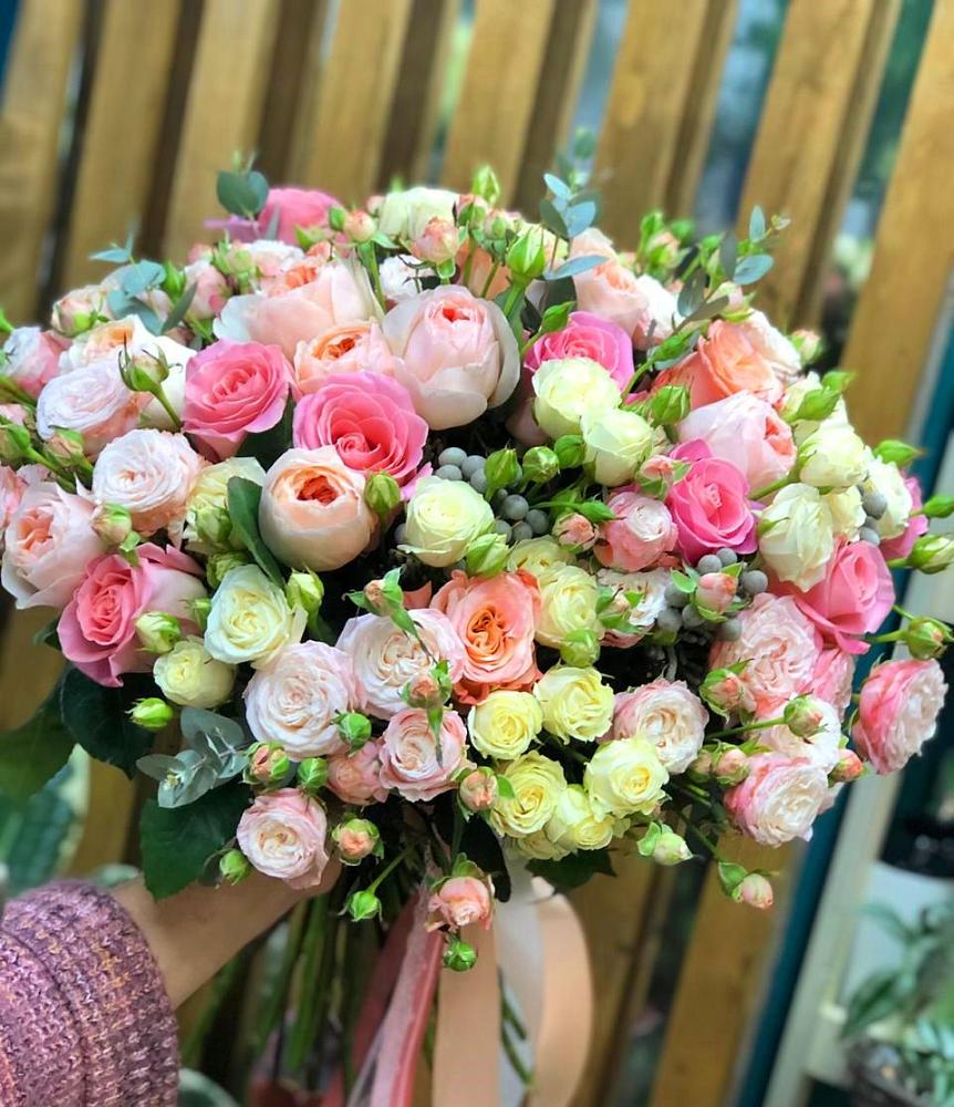 Букет цветов из: Розы в Обидимо