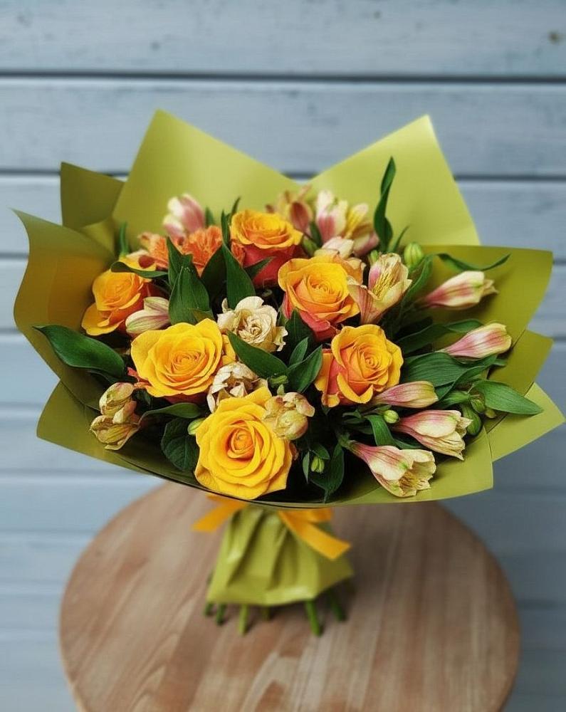 Букет цветов из: Альстромерии и Розы в Обидимо