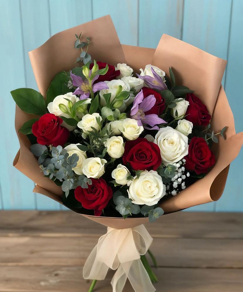 Букет цветов из: Розы и Альстромерии в Обидимо
