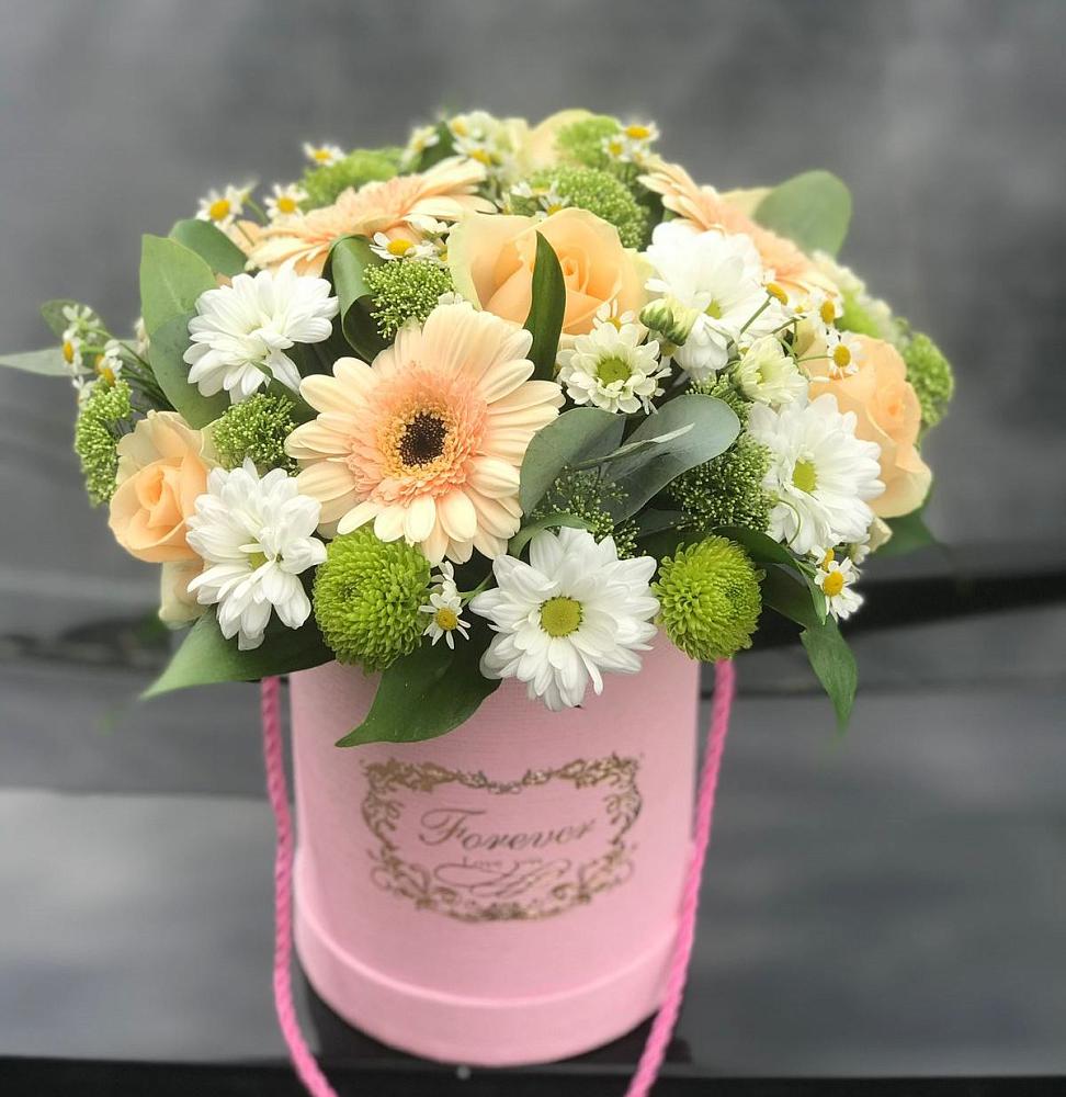 Цветочная композиция из Розы, Герберы и Хризантемы в шляпной коробке в Обидимо