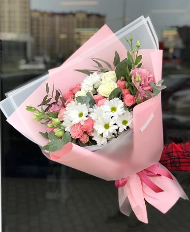 Букет цветов из: Розы, Лизиантусы и Хризантемы в Обидимо