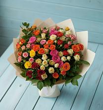 Букет Микс из разноцветных кустовых роз в Обидимо
