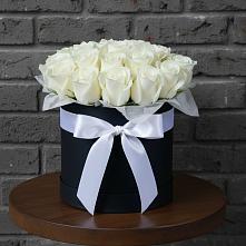 Цветочная композиция из Розы в шляпной коробке в Обидимо