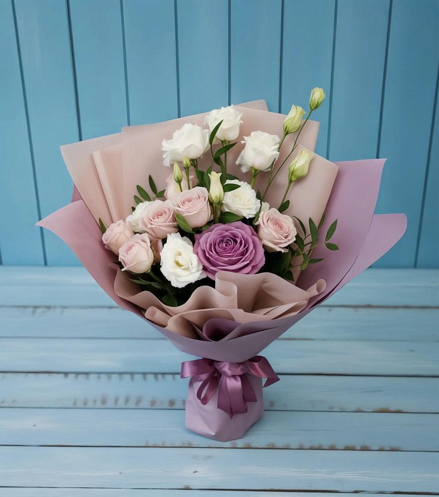 Букет цветов из: Розы и Лизиантусы в Обидимо